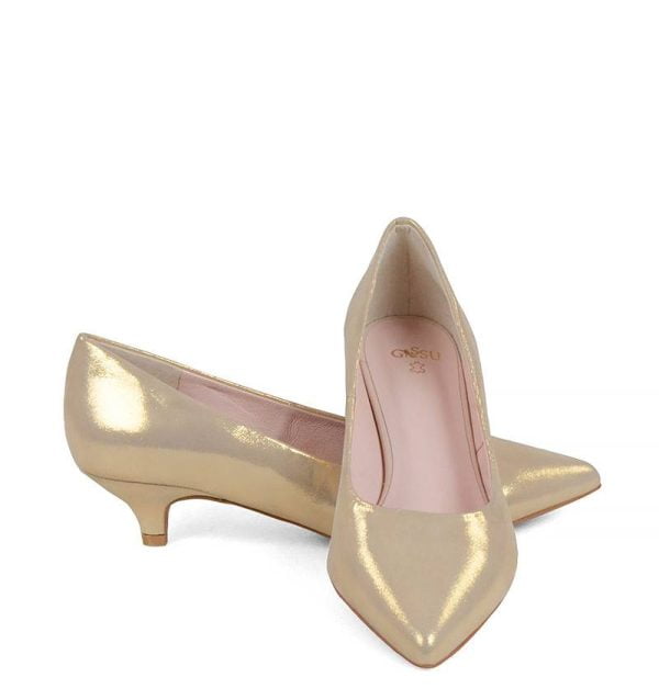 JESSICA - Złote czółenka na niskiej szpilce - z przodu