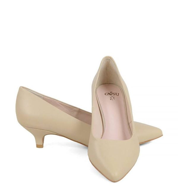 JESSICA - Beżowe czółenka marki GASSU na kaczuszce - z przodu