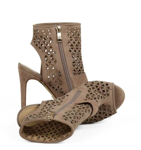 Botki sandałki brązowe zamszowe ażurowe bez pięty - z przodu