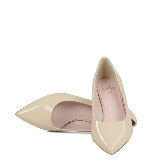 JESSICA - Beżowe niskie czółenka - z przodu