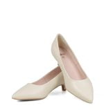 JESSICA - Jasno beżowe czółenka na niskim obcasie - z przodu