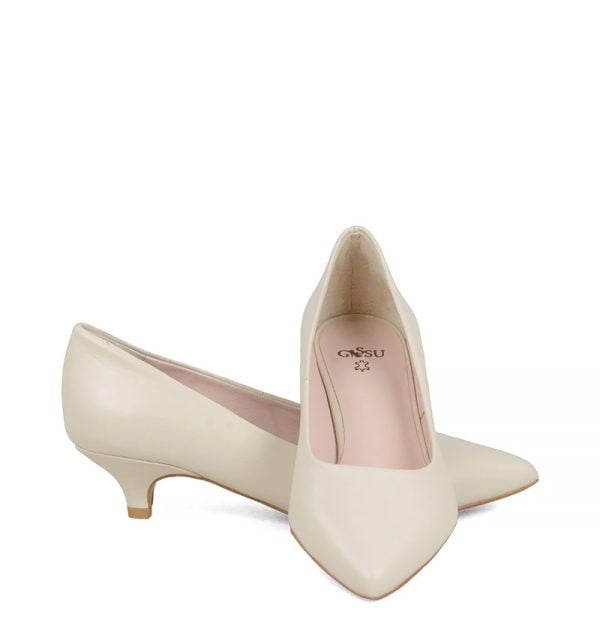 JESSICA - Jasno beżowe czółenka na niskim obcasie - z przodu