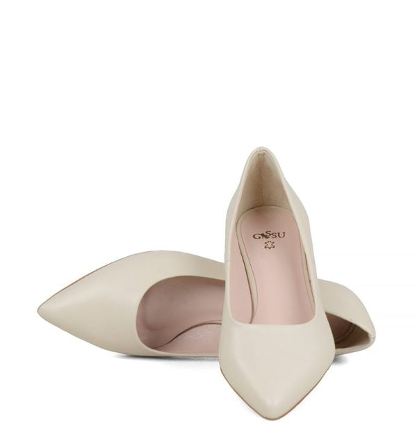 JESSICA - Jasno beżowe czółenka na niskim obcasie - z przodu