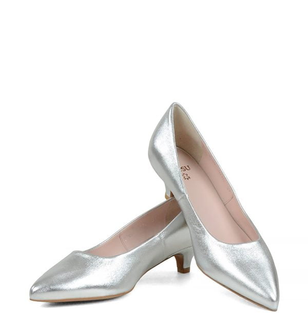 JESSICA - Srebrne czółenka na kaczuszce - z przodu