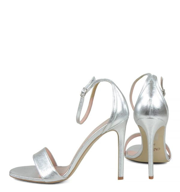 AVA - Srebrne sandałki na szpilce - z tyłu