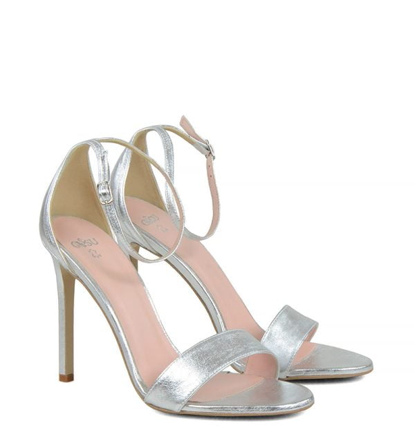 AVA - Srebrne sandałki na szpilce - po skosie