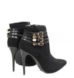 botki na szpilce w kolorze czarnym - po skosie