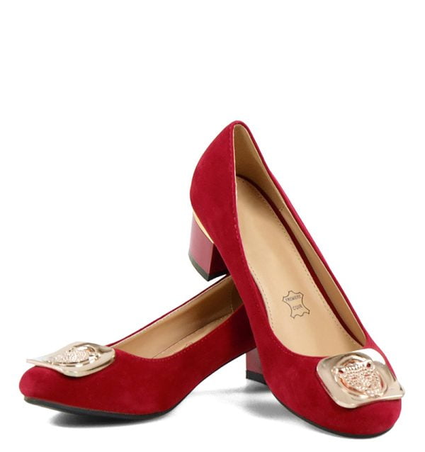 Bordowe zamszowe czółenka na obcasie z klamerką