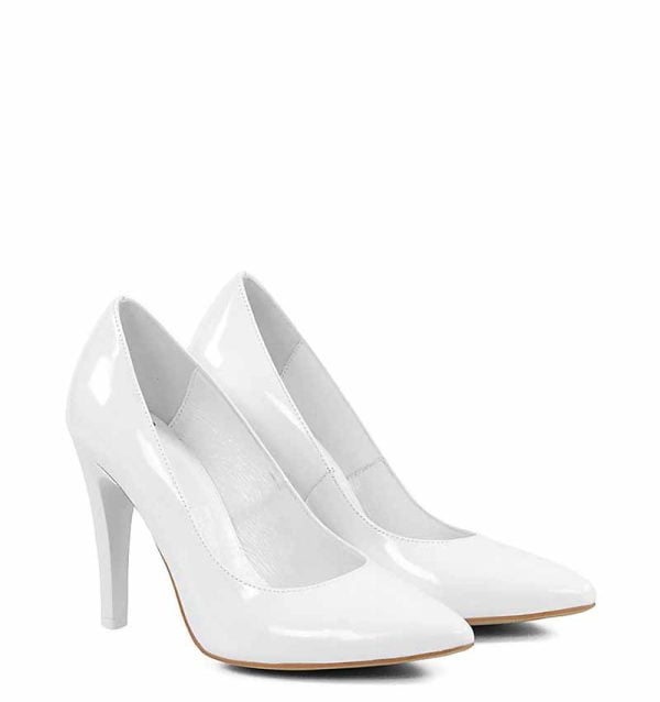 JADE  - Białe eleganckie klasycznie gładkie szpilki - po skosie