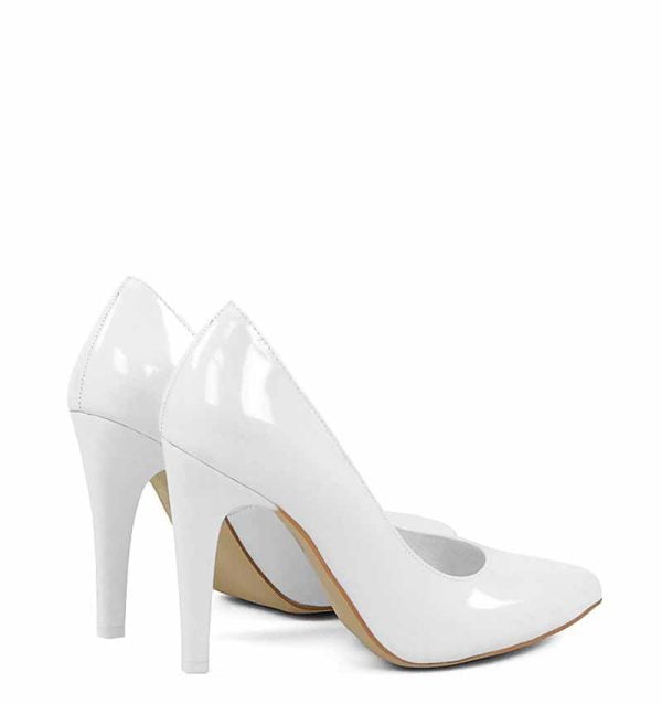 JADE  - Białe eleganckie klasycznie gładkie szpilki - po skosie