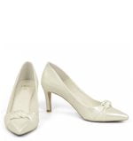 LOTE - Czółenka w pięknym perłowym kolorze Ecru - z przodu