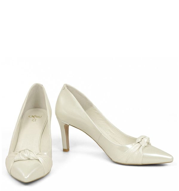 LOTE - Czółenka w pięknym perłowym kolorze Ecru - z przodu