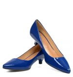 Niebieskie czółenka na kaczuszce - z przodu