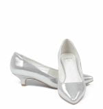 Srebrne czółenka na kaczuszce - z przodu