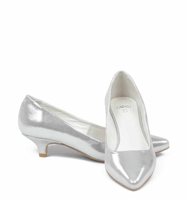 Srebrne czółenka na kaczuszce - z przodu