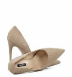 Czółenka Szpilki beżowe zamszowe - z przodu