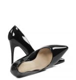 Lakierowane, czarne czółenka damskie - z przodu