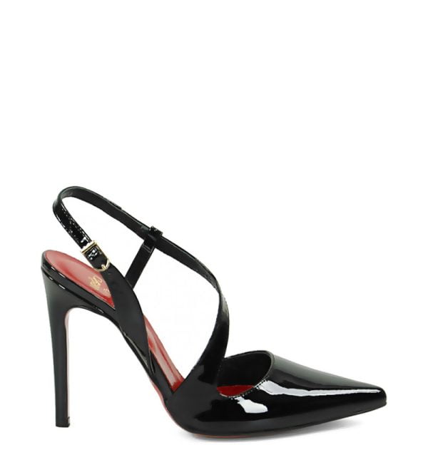 Elise marki GASSU Czarne szpilki z paseczkiem na pięcie.  Buty wykonane z lakierowanej skóry naturalnej.