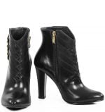 Botki LEA na obcasie z trzema skośnymi paskami i klamerkami - z przodu