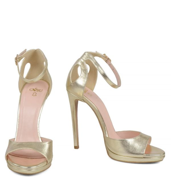 MIA - Złote sandałki na szpilce z niedużą platformą - z przodu