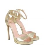 MIA - Złote sandałki na szpilce z niedużą platformą - po skosie