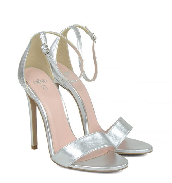 GASSU NATALIE Srebrne sandałki na szpilce - po skosie