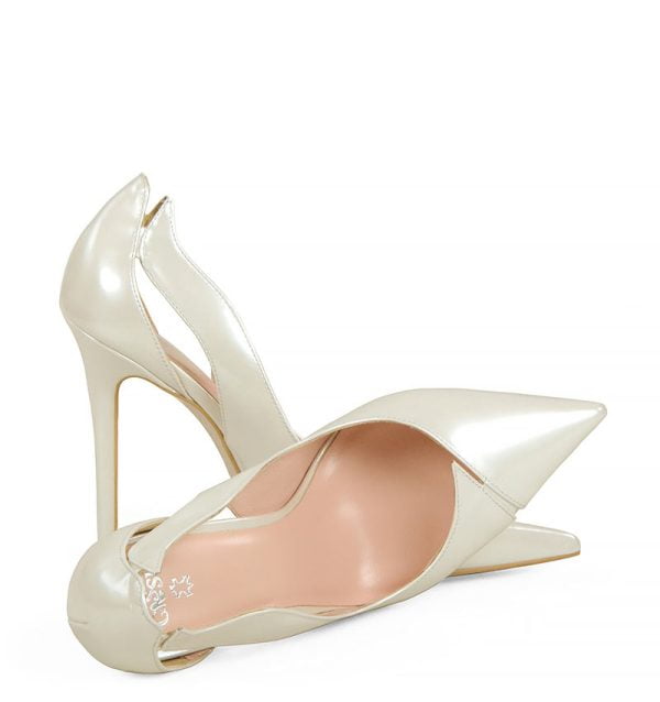 RENI marki GASSU Ecru szpilki - z przodu