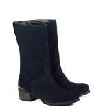 ROSALIE -Niezwykle wygodne, ciemnogranatowe botki z naturalnego nubuku. Wsuwane, na niewysokim klocku. Ozdobny, złoty akcent nad obcasem.