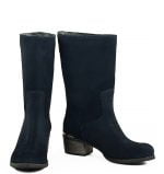 ROSALIE -Niezwykle wygodne, ciemnogranatowe botki z naturalnego nubuku. Wsuwane, na niewysokim klocku. Ozdobny, złoty akcent nad obcasem.