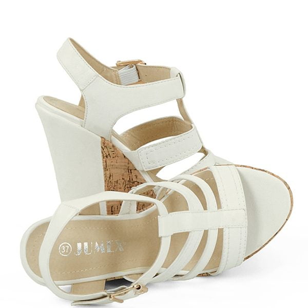 Sandałki białe na korkowym koturnie - obrazek 3