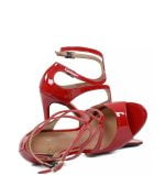 Czerwone sandałki na szpilce - z przodu