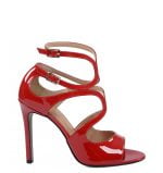 Czerwone sandałki na szpilce - bokiem