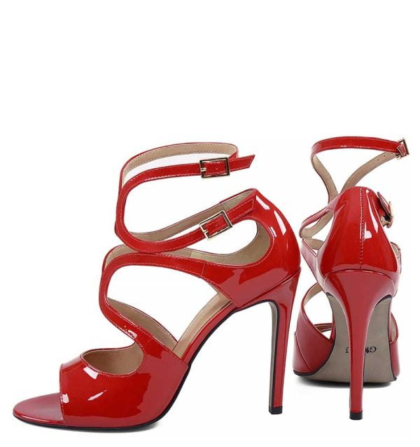 Czerwone sandałki na szpilce - z tyłu
