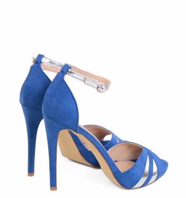 Niebieskie sandałki na szpilce - po skosie