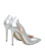 Gassu Reni srebrne szpilki z wycięciami. Buty na wesele - po skosie