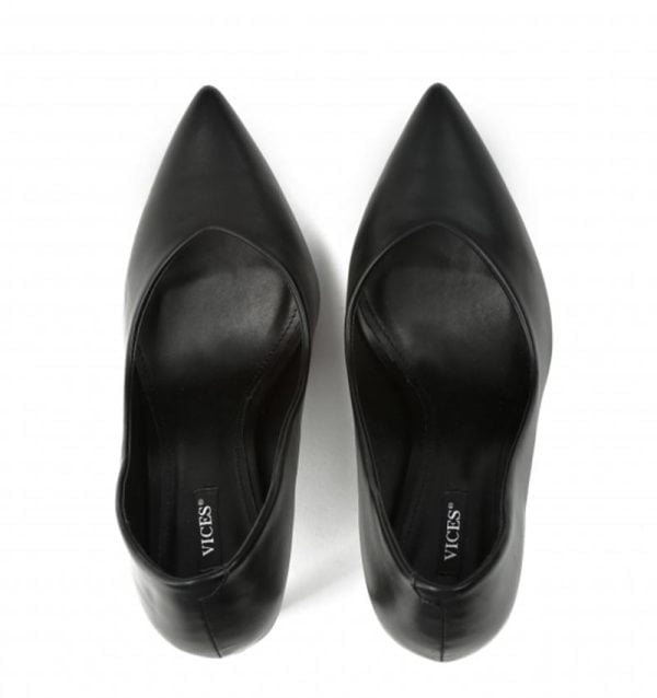 czarne szpilki matowe - z przodu