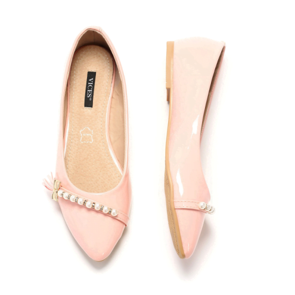 Różowe baleriny ze skóry z perełkami - z przodu