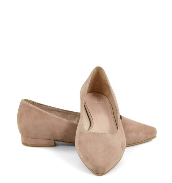Baleriny LAIA beżowe ze skóry zamszowej naturalnej od marki GASSU - z przodu