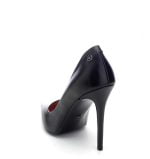 Czarne czółenka na szpilce od VG Mijas - po skosie