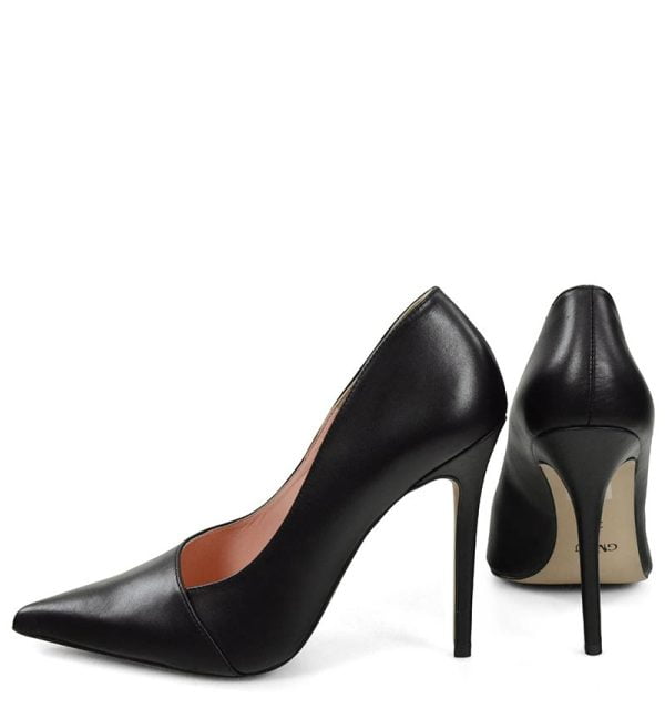 GASSU czółenka HAILEY, czarne szpilki licowe - z tyłu