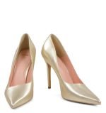 HAILEY - Wysokie, złote szpilki  z charakterystycznym przeszyciem cholewki. - z przodu