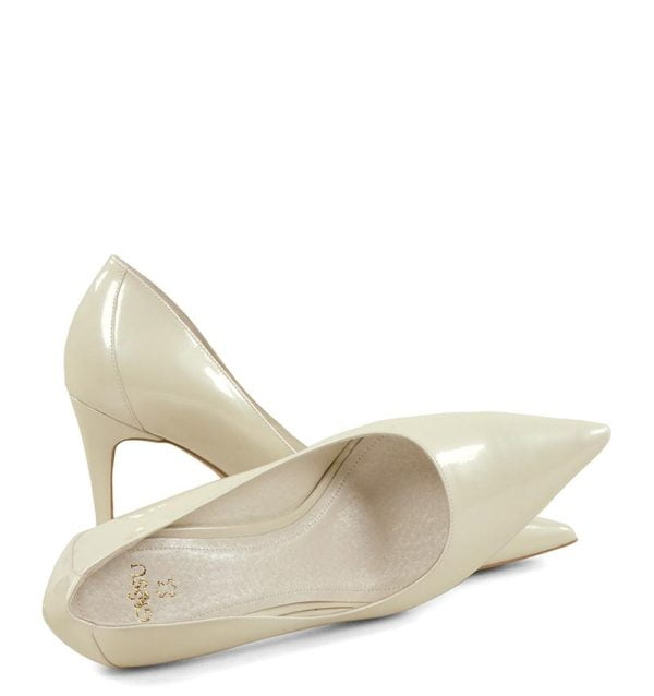 LILY ecru szpilki od GASSU - z przodu