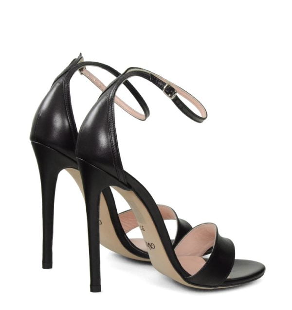 NATALIE od GASSU czarne sandałki na szpilce - po skosie