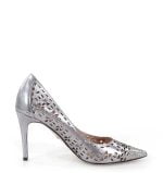 Ażurowe srebrne szpilki - bokiem