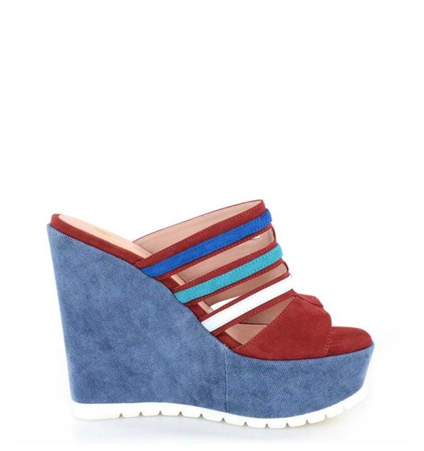 Victoria Gotti Czerwone klapki na jeansowym koturnie Savona - bokiem