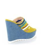 Victoria Gotti żółte klapki na jeansowym koturnie Savona - po skosie