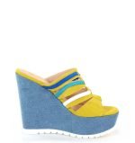 Victoria Gotti żółte klapki na jeansowym koturnie Savona - bokiem