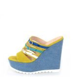 Victoria Gotti żółte klapki na jeansowym koturnie Savona - bokiem