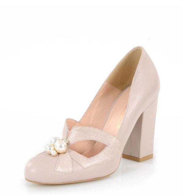 Czółenka Victoria Gotti pudrowy róż z perełkami - po skosie