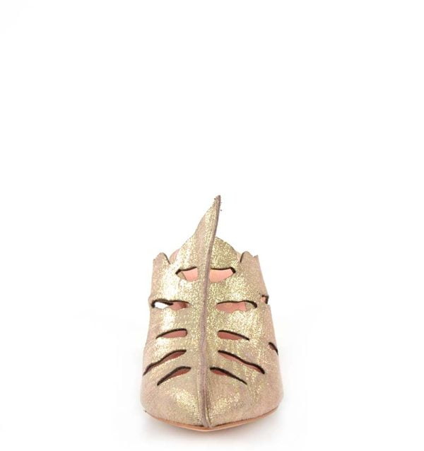 LECCO klapki pełne na słupku złote skórzane - z przodu